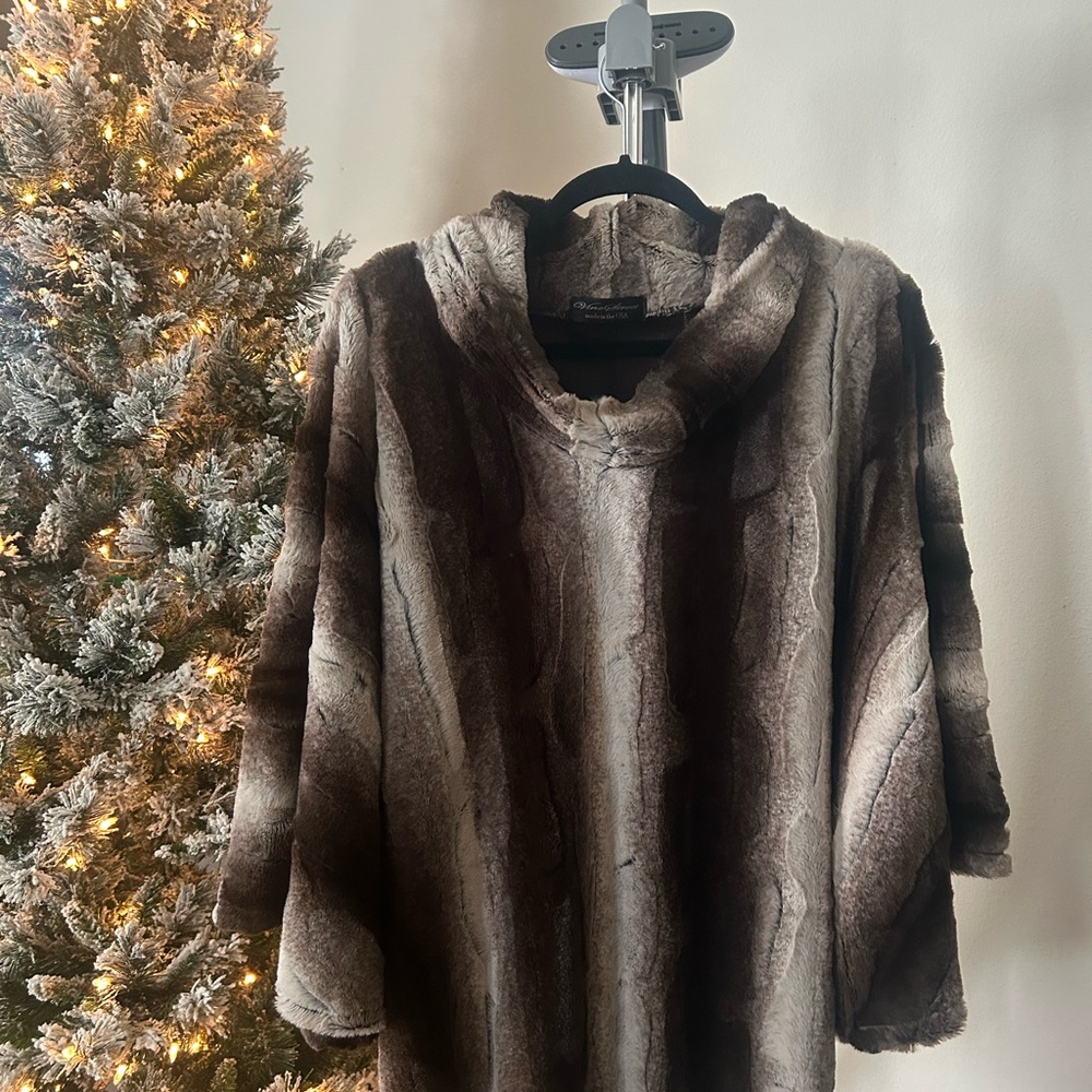 Vine Street Apparel Brown and Cream Cape